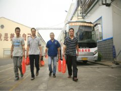 “我獻(xiàn)血，我光榮”
